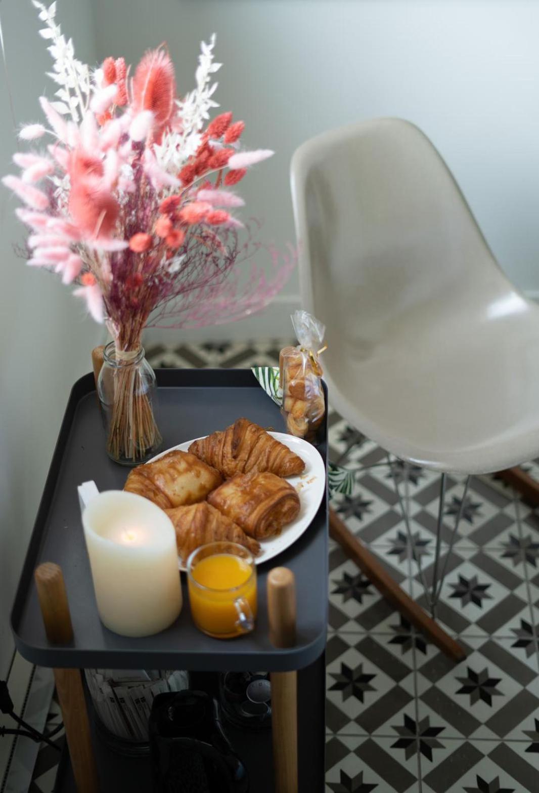 Romantic Artist Room Montmartre Bed&Breakfast Paris Extérieur photo
